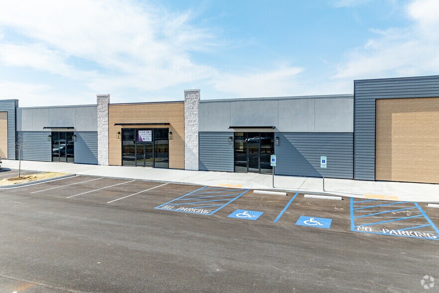 More Photos Of 4257 Harrodsburg Rd, Lexington General Retail For Lease