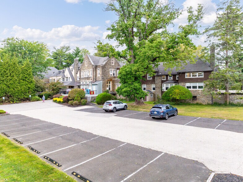 Primary Photo Of 200 Camp Hill Rd, Fort Washington Specialty For Sale