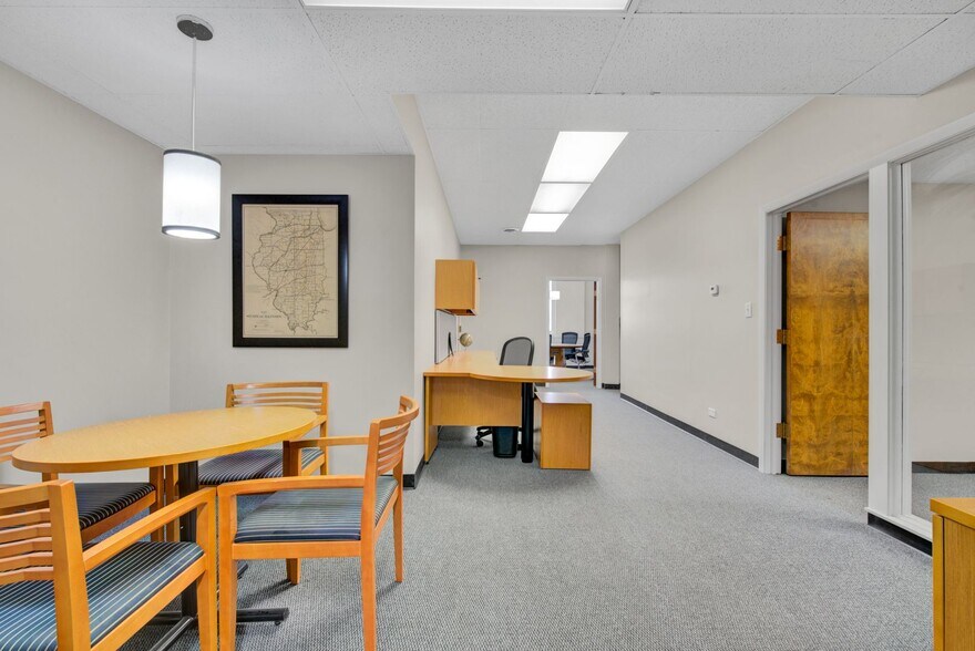 More Photos Of 999 N Main St, Glen Ellyn Office For Lease