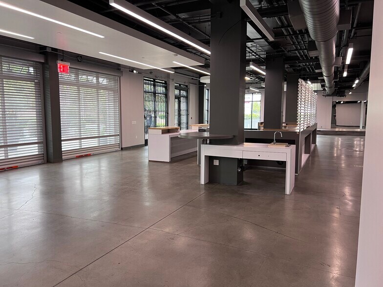 More Photos Of 9400 Corbin Ave, Northridge Apartments For Lease