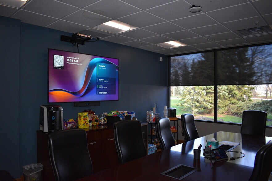More Photos Of 1665 Enterprise Pky, Twinsburg Manufacturing For Lease