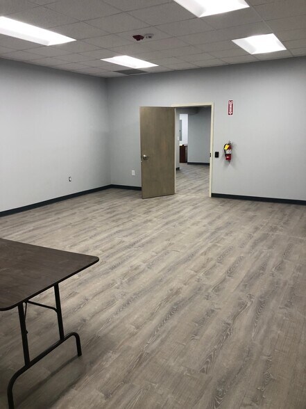 More Photos Of 1 Scobie Dr, Newburgh Office For Lease