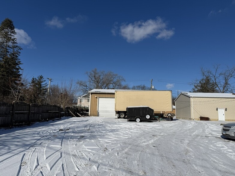 Primary Photo Of 1027 Moen Ave, Rockdale Warehouse For Lease