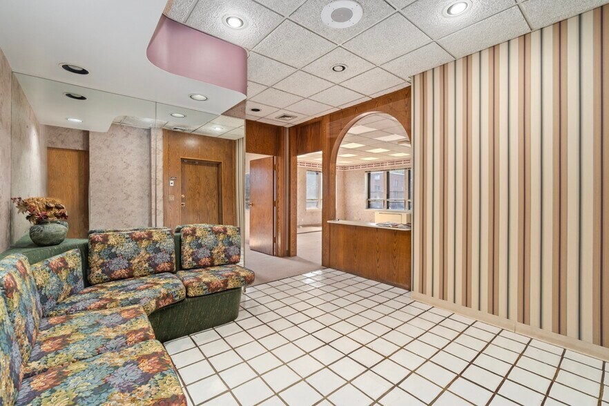 More Photos Of 609 Farmington Ave, Hartford Medical For Lease