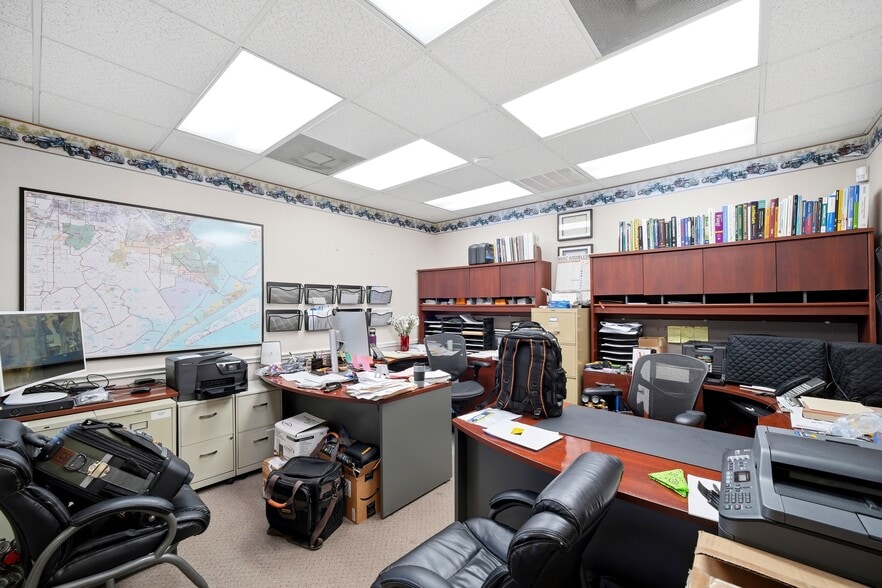 More Photos Of 1309 Illinois Ave, South Houston Warehouse For Sale