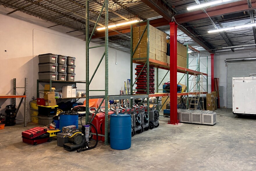 More Photos Of 581 105th Ave N, West Palm Beach Light Distribution For Sale