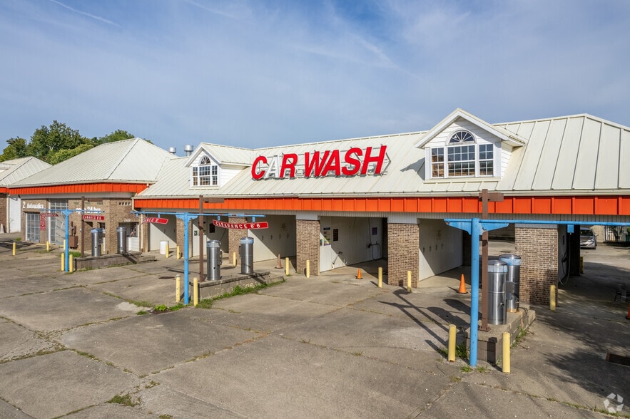 More Photos Of 1049 Main St, Milford Carwash For Sale