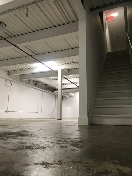 More Photos Of 276 Grand St, Brooklyn Storefront Retail Residential For Lease