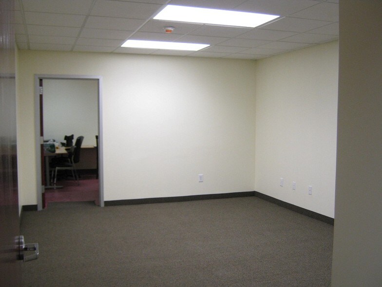 More Photos Of 378 Bergen Blvd, Fairview Medical For Lease