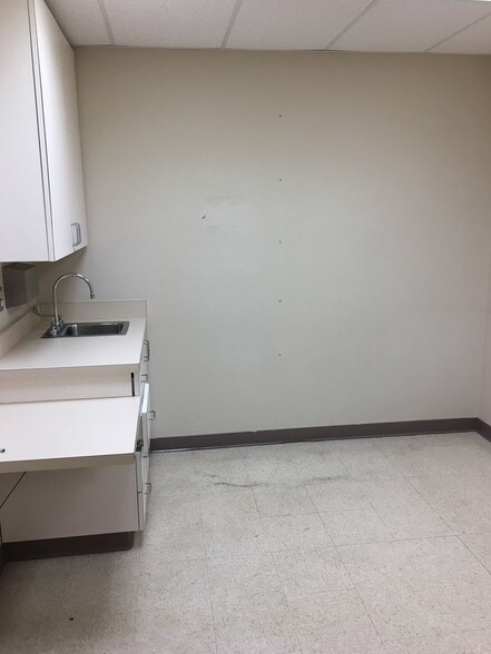 More Photos Of 20311 Lappans Rd, Boonsboro Medical For Sale