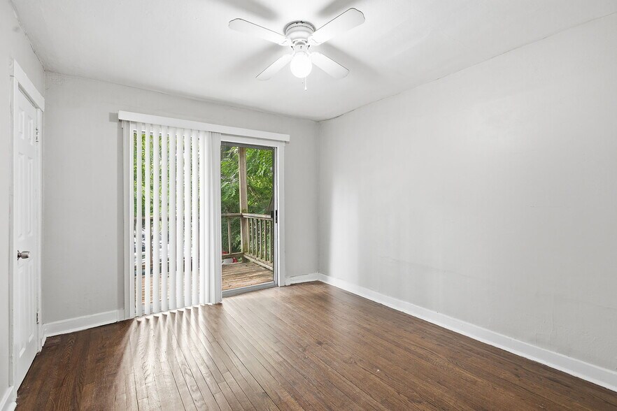 More Photos Of 1109 W 40th St, Kansas City Apartments For Sale