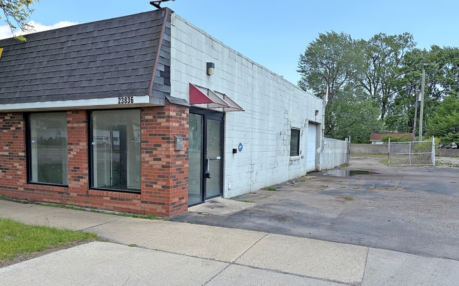 More Photos Of 23836 Hoover Rd, Warren Manufacturing For Sale