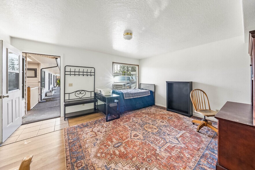 More Photos Of 542 Pacific Ave, Brookings Multifamily For Sale