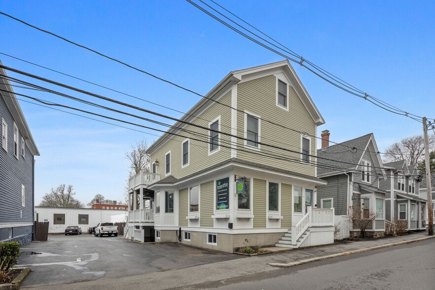 Primary Photo Of 10 Spring St, Marblehead Storefront Retail Residential For Lease