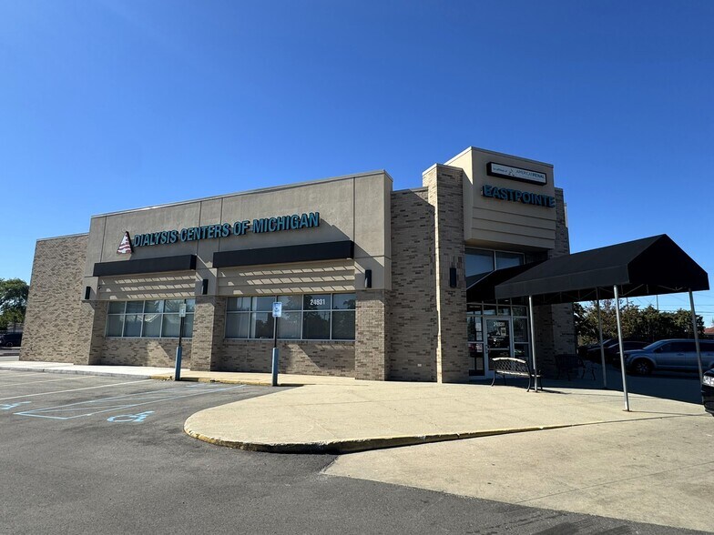 More Photos Of 24931 Kelly Rd, Eastpointe Drugstore For Sale