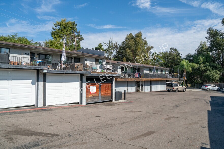 More Photos Of 1010 Clearbrook Ln, Vista Apartments For Sale