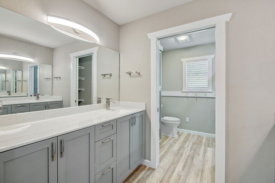 More Photos Of 4748 N 4318, Pryor Flex For Sale