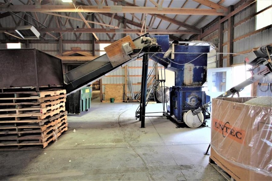 More Photos Of 9310 County Road 27, Bolckow Distribution For Lease