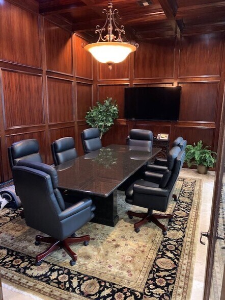 More Photos Of 5507 Louetta Rd, Spring Medical For Sale