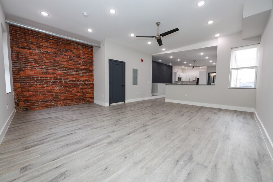 More Photos Of 3565 Kensington Ave, Philadelphia Storefront Retail Residential For Sale