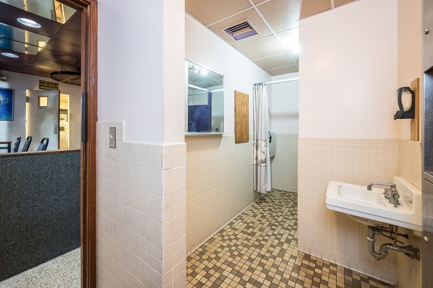 More Photos Of 236 E Maine St, Amboy Specialty For Sale