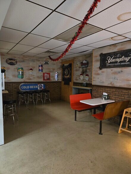 More Photos Of 1390 Broadway Rd, Milton Restaurant For Sale