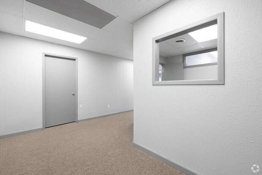 More Photos Of 902 N Circle Dr, Colorado Springs Office For Lease
