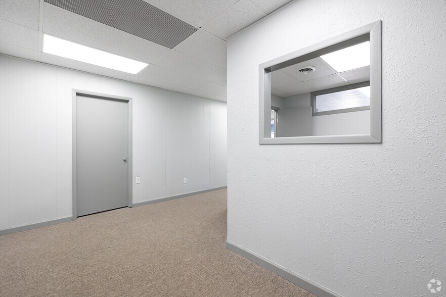 More Photos Of 902 N Circle Dr, Colorado Springs Office For Lease