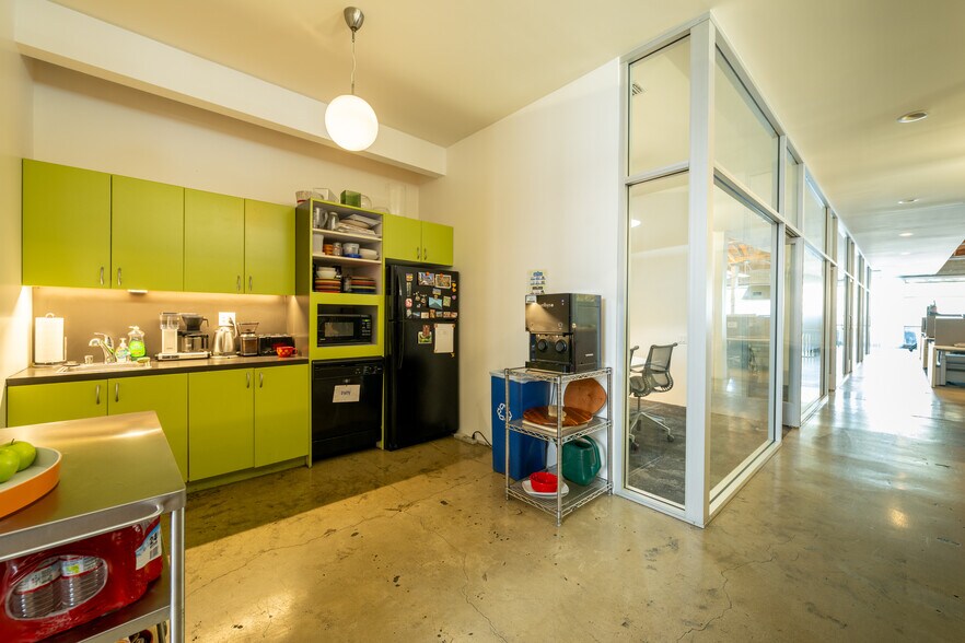 More Photos Of 5972-5976 Washington Blvd, Culver City Flex For Lease
