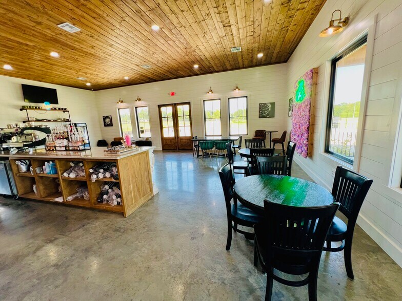 More Photos Of 211 W Highway 70, Madill Fast Food For Sale