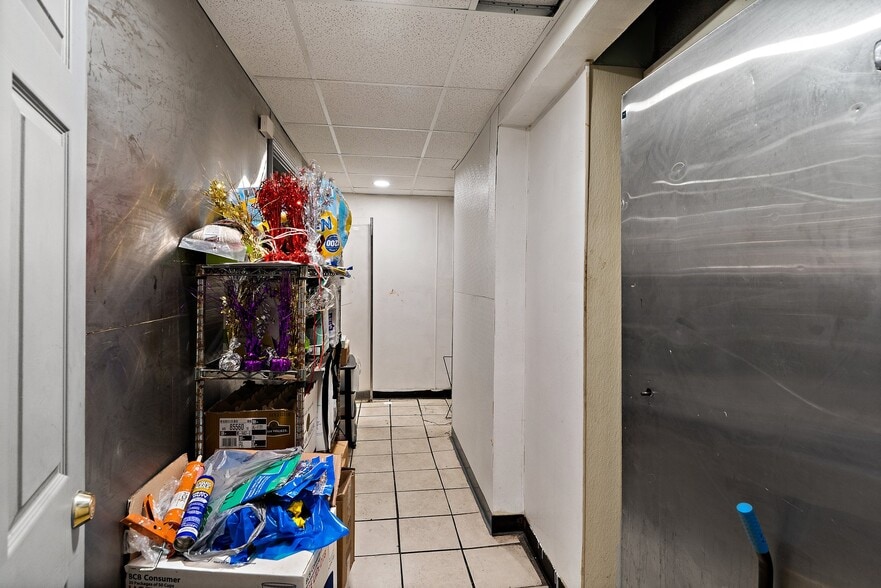 More Photos Of 5215 Singing Hills Dr, Dallas Restaurant For Sale