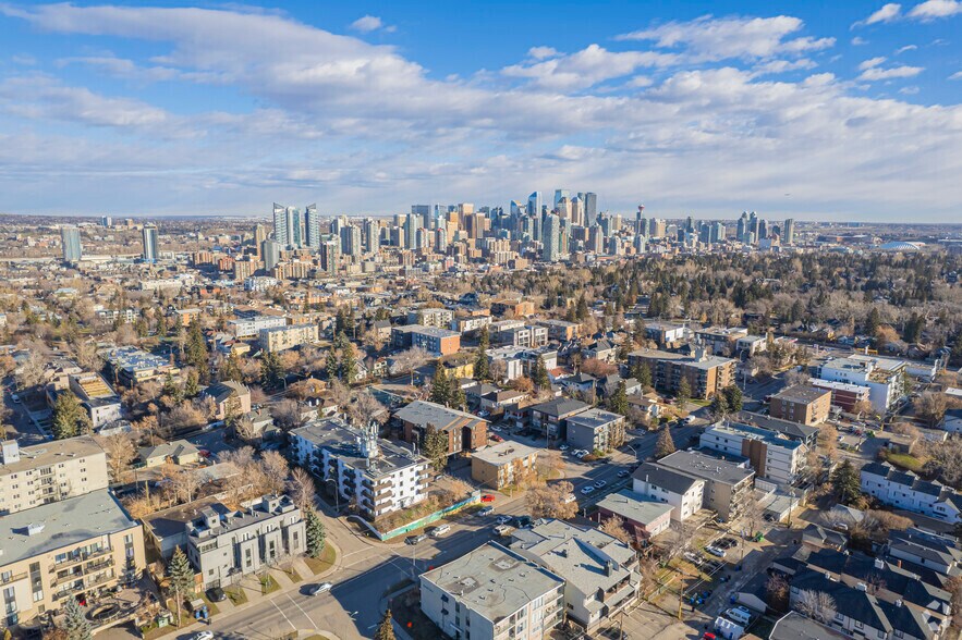 More Photos Of 1624 26 Av SW, Calgary Apartments For Sale