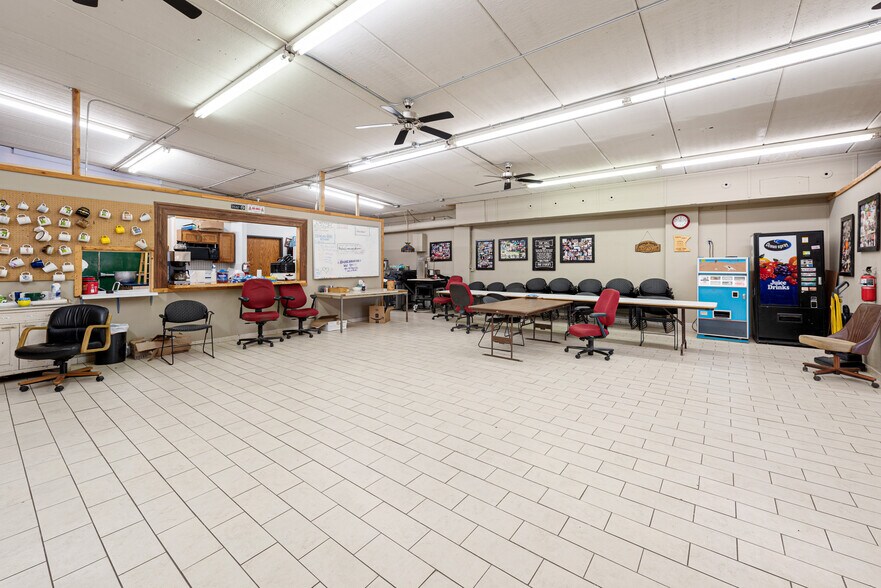 More Photos Of 4801 N Welcome Ave, Minneapolis Freestanding For Sale