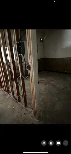 More Photos Of 25647 Main St, Barstow Bar For Sale