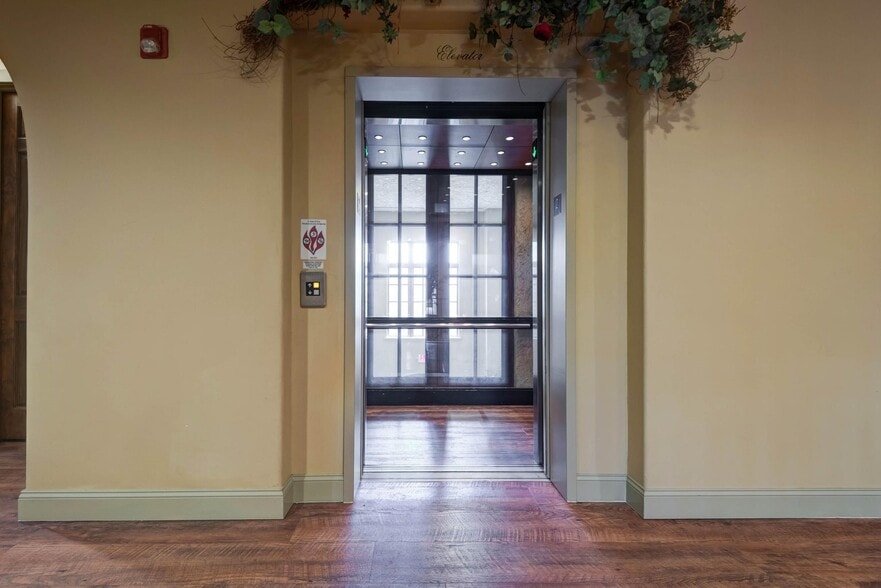 More Photos Of 1531 E Bradford Pky, Springfield Medical For Lease