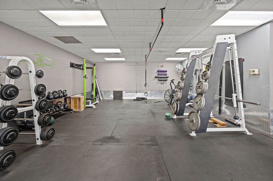 More Photos Of 2960 N Academy Blvd, Colorado Springs Office For Sale