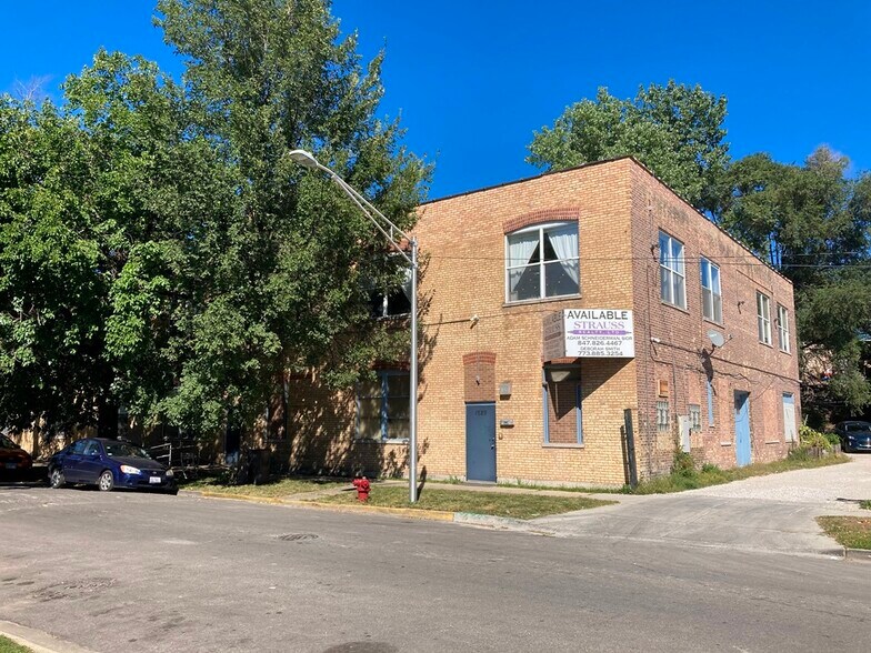 Primary Photo Of 1633 N Hamlin Ave, Chicago Office For Lease