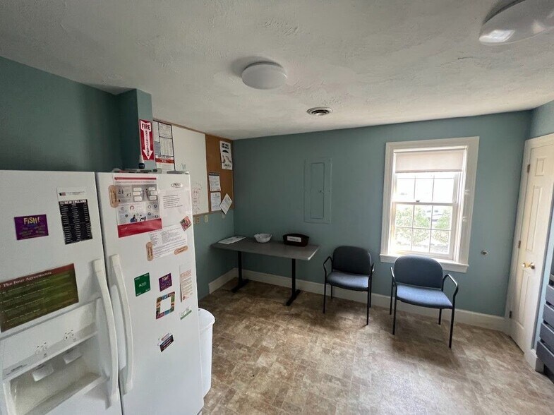 More Photos Of 3 Mound Ct, Merrimack Medical For Sale