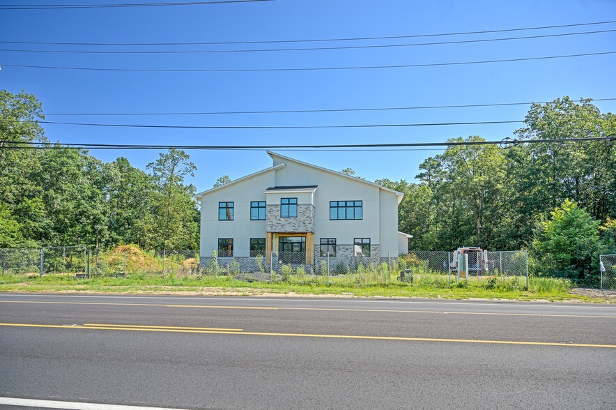 More Photos Of 451 Cross St, Lakewood Office For Sale