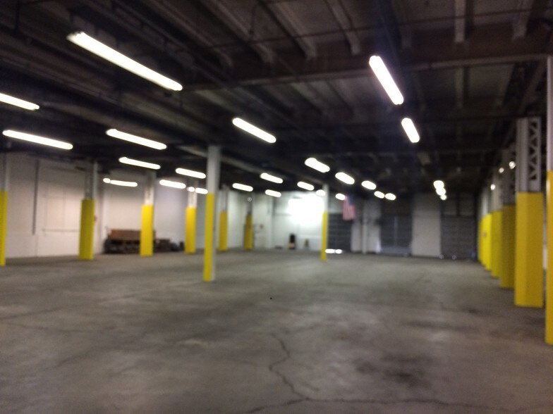 More Photos Of 73 Bridge St, Newburgh Warehouse For Lease