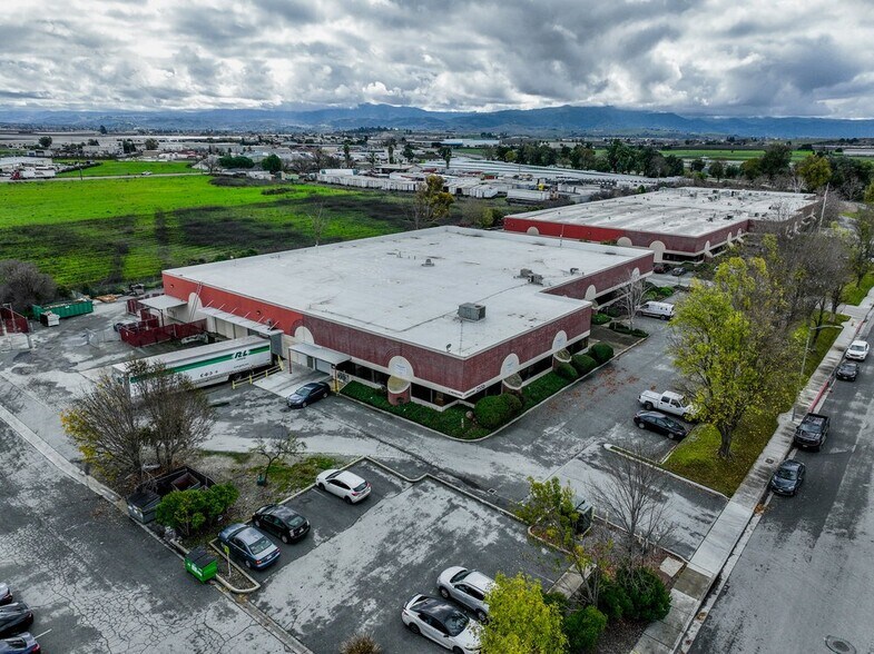 More Photos Of 255 Apollo Way, Hollister Warehouse For Lease