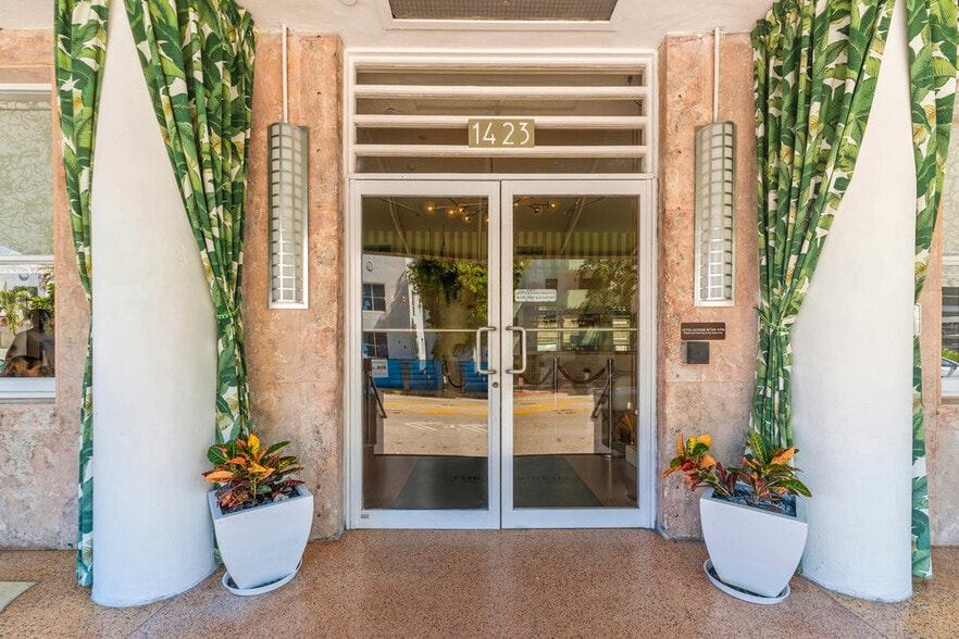 More Photos Of 1418 Ocean Dr, Miami Beach Hotel For Sale