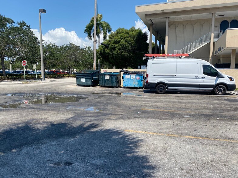 More Photos Of 1136-1140 E Hillsboro Blvd, Deerfield Beach General Retail For Sale
