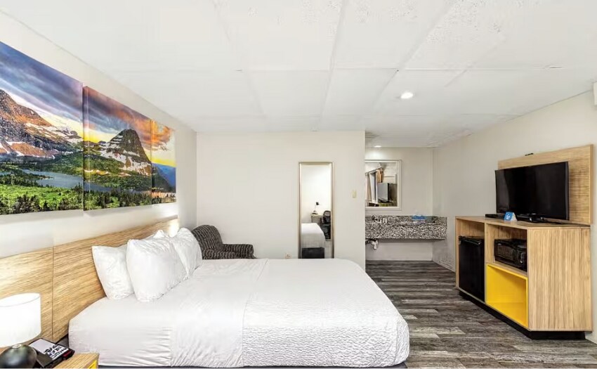 More Photos Of 109 16th St, Wheatland Hotel For Sale