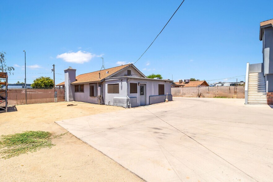 More Photos Of 517 S Lebaron St, Mesa Warehouse For Lease