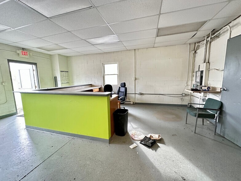 More Photos Of 280 Taggart St, East Palestine Warehouse For Sale