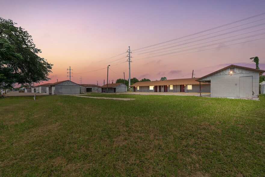 More Photos Of 4206 Leopard St, Corpus Christi Hotel For Sale