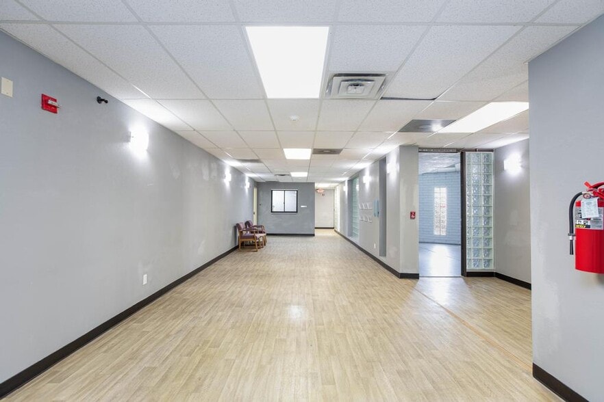 More Photos Of 872 E Sahara Ave, Las Vegas Medical For Lease