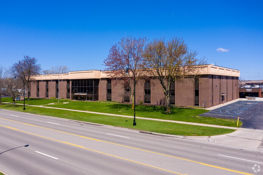 More Photos Of 31100 Plymouth Rd, Livonia Medical For Sale