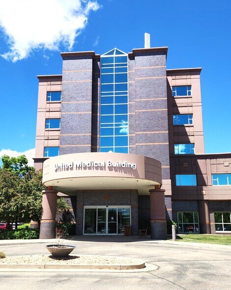 Primary Photo Of 2030 Mountain View Ave, Longmont Medical For Sale